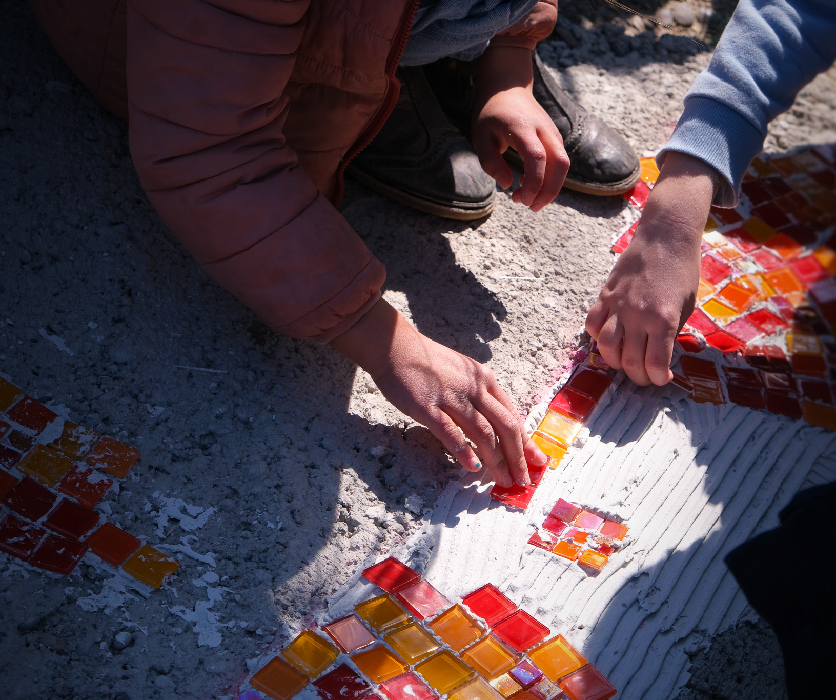 Rund 180 Kinder gestalten den neuen Spielplatz ...